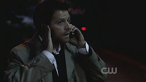 Supernatural.S05E04.0079.cellphone.jpg